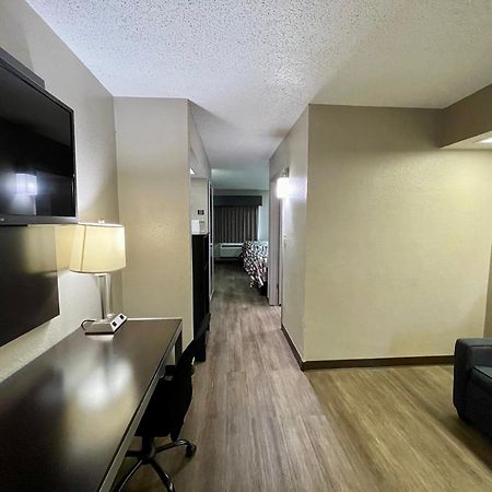 Red Roof Inn & Suites Jackson - Richland Екстериор снимка