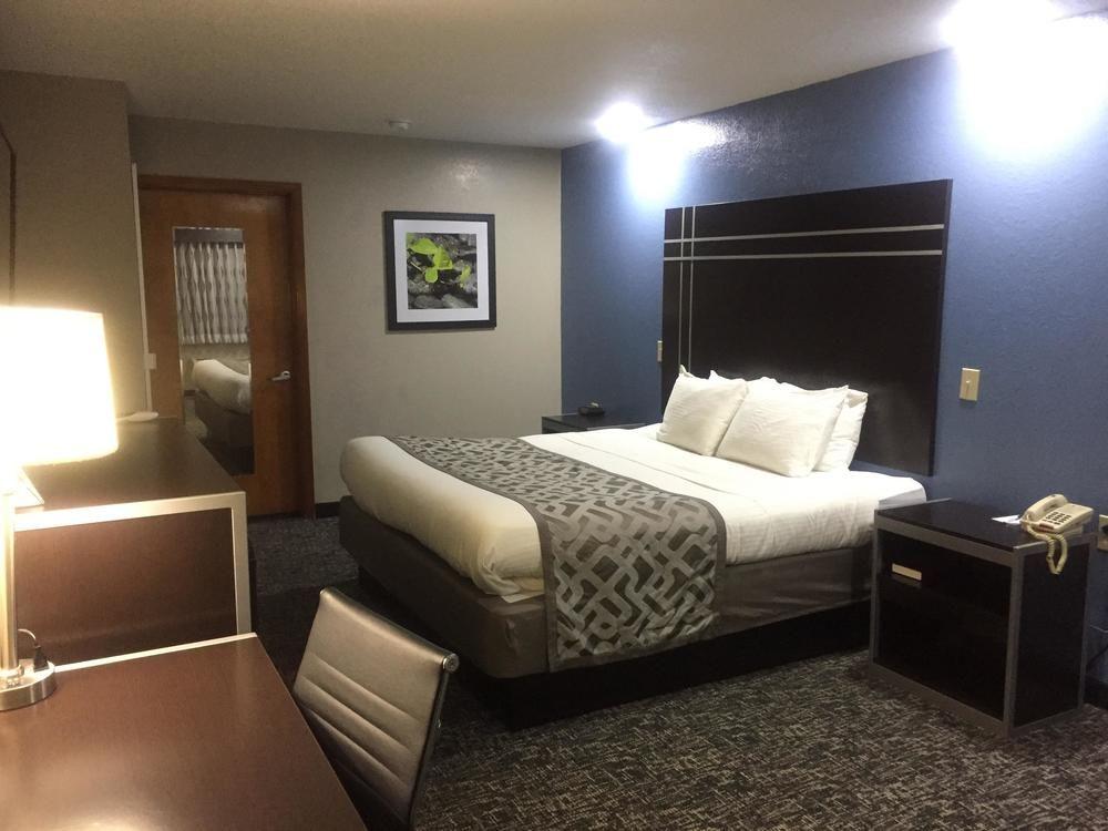 Red Roof Inn & Suites Jackson - Richland Екстериор снимка