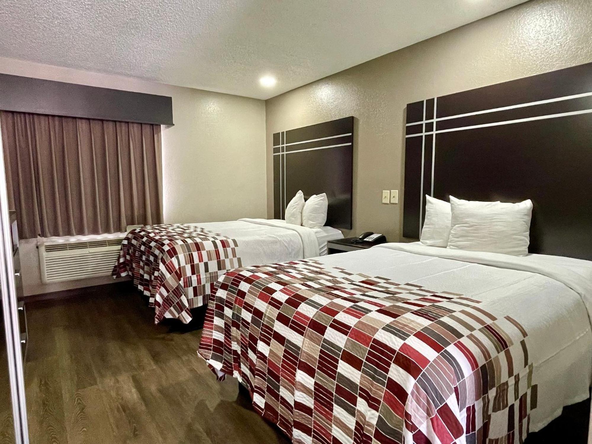Red Roof Inn & Suites Jackson - Richland Екстериор снимка
