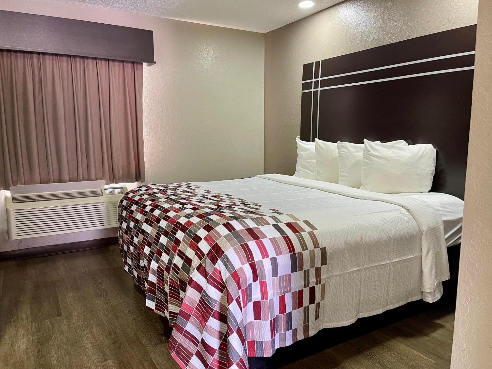 Red Roof Inn & Suites Jackson - Richland Екстериор снимка