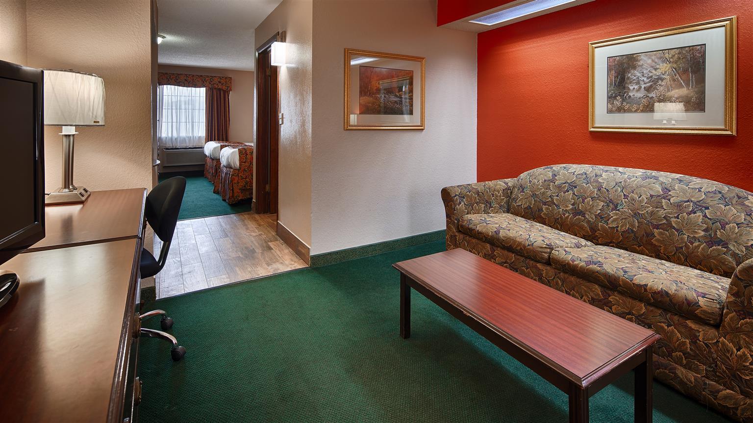 Red Roof Inn & Suites Jackson - Richland Екстериор снимка