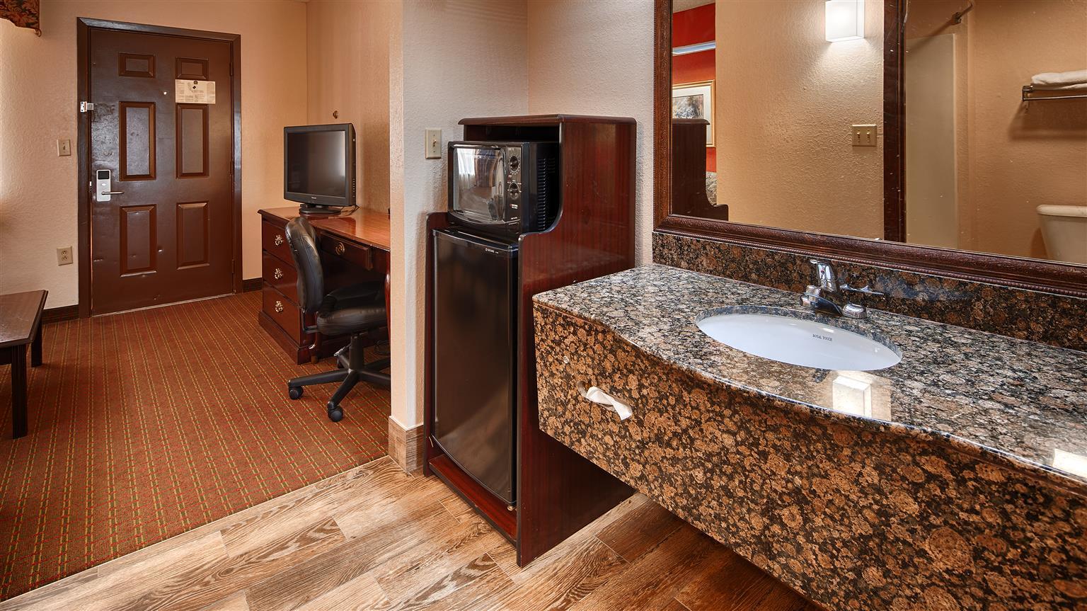 Red Roof Inn & Suites Jackson - Richland Екстериор снимка