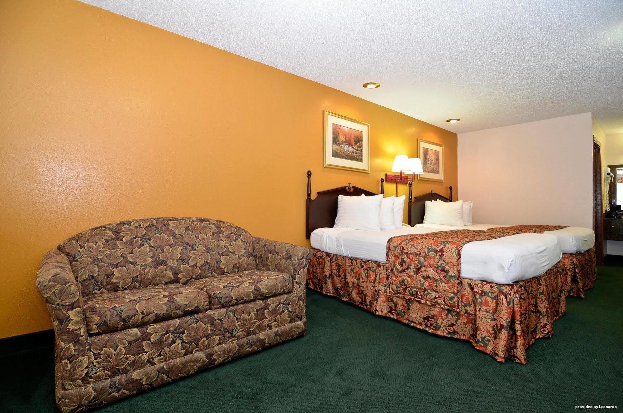 Red Roof Inn & Suites Jackson - Richland Екстериор снимка